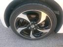 アルミホイール装着車です。見た目だけでなく、鉄ホイールより軽く、燃費にも良い影響を与えてくれます。