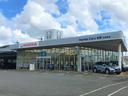 中古車展示場には、大型ショールームが御座います!