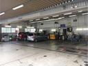店舗に併設の整備工場が御座います。最新の整備工場で、正規ホンダディーラーである当社へ車検・点検・修理等はぜひお任せください!!!」