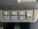 パーキングセンサーもついておりますので駐車などが苦手な方も安心して運転が可能です。