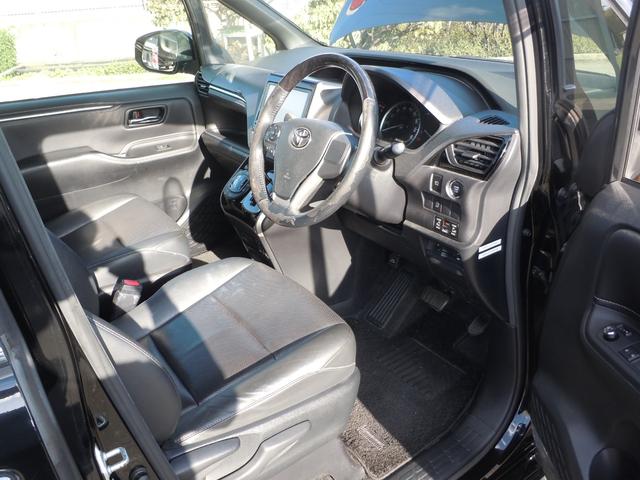 エスクァイア Ｇｉ　ＥＴＣ　バックカメラ　ナビ　オートクルーズコントロール　両側電動スライドドア　オートマチックハイビーム　ＬＥＤヘッドランプ　スマートキー　アイドリングストップ　電動格納ミラー　シートヒーター　ＣＶＴ（2枚目）