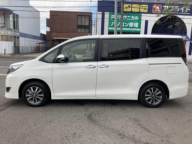 Gi 新車未登録 両側パワースライド クリアランスソナー アイドリングストップ TOYOTAセーフティセンス 衝突軽減 車線逸脱 ダブルエアコン シートヒーター 7人乗り ウォークスルー LEDヘッド(16枚目)
