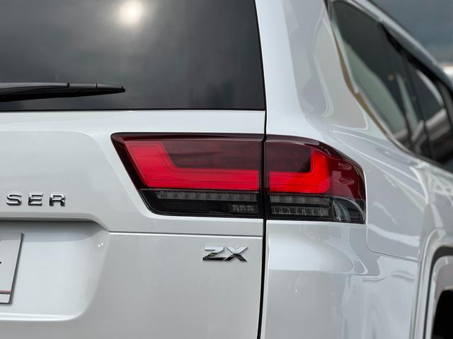 ランドクルーザー ＺＸ　ＪＢＬプレミアムサウンド　リアエンターテイメント　タイヤ空気圧警報システム　クールＢＯＸ　ルーフレール　ムーンルーフ　ベージュレザーシート　パノラミックビューモニター　ブラインドスポットモニター（45枚目）