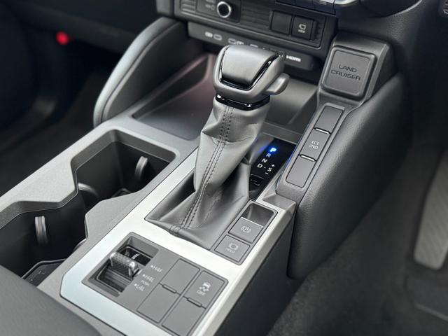 ランドクルーザー250 VX モデリスタ20インチAW オーバーフェンダー シグネチャーイルミ 丸目LEDヘッドライト トヨタチームメイトアドバンストドライブ ムーンルーフ デジタルインナーミラー パノラミックビューモニター(64枚目)