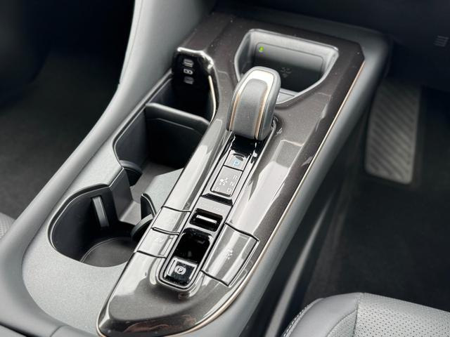 TOYOTA CROWN SPORT Z