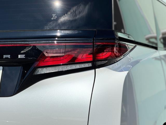 ヴェルファイアハイブリッド Ｚ　プレミア　１３．２型有機ＥＬ後席モニター　左右独立ムーンルーフ　デジタルインナーミラー　ブラウンレザーシート　トヨタチームメイトアドバンストパーク　カラーヘッドアップディスプレイ　パノラミックビューモニター（43枚目）