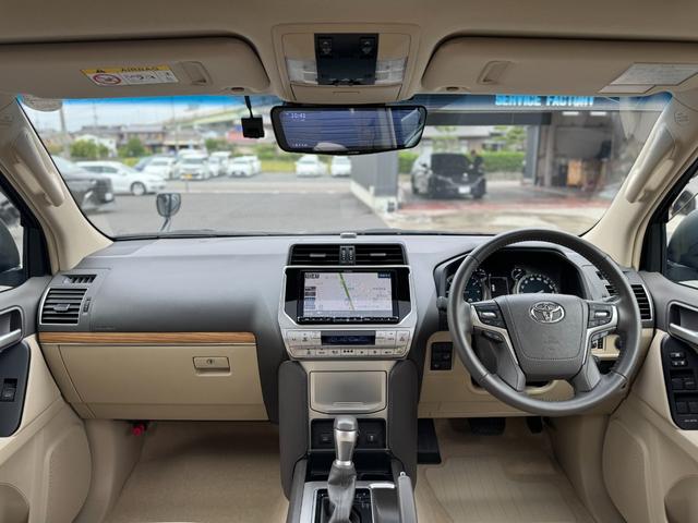 ランドクルーザープラド TX Lパッケージ マットブラックエディション アルパイン9インチナビ・10インチ後席モニター アルパイン12.1インチデジタルミラー HDMIキット ムーンルーフ ルーフレール ベージュレザーシート ベンチレーション パワーシート ETC2.0(8枚目)