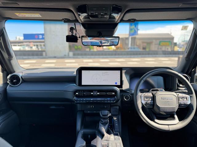 ランドクルーザー250 VX 丸目LLEDヘッドライト モデリスタパッケージ シグネチャーイルミ オーバーフェンダー 20インチAW ルーフラック デジタルインナーミラー ムーンルーフ パノラマビュー ブラインドスポットモニター(8枚目)