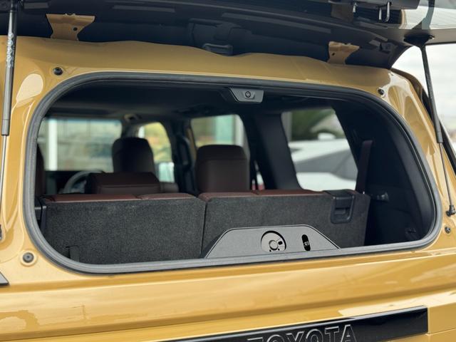 ランドクルーザー250 VXファーストエディション モデリスタパッケージ シグネチャーイルミ 丸目LEDヘッドライト トヨタチームメイト デジタルインナーミラー ムーンルーフ ルーフレール パノラミックビューモニター ブラインドスポットモニター ETC(42枚目)