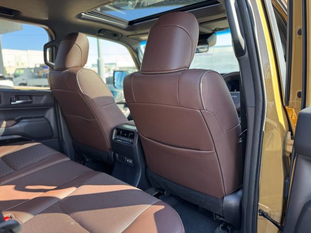 ランドクルーザー250 VXファーストエディション モデリスタパッケージ シグネチャーイルミ 丸目LEDヘッドライト トヨタチームメイト デジタルインナーミラー ムーンルーフ ルーフレール パノラミックビューモニター ブラインドスポットモニター ETC(53枚目)