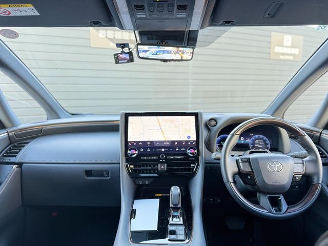 ヴェルファイアハイブリッド Ｚ　プレミア　１３．２型有機ＥＬ後席モニター　デジタルインナーミラー　左右独立ムーンルーフ　トヨタチームメイトアドバンストパーク　カラーヘッドアップディスプレイ　パノラミックビューモニター　ブラインドスポットモニタ（42枚目）