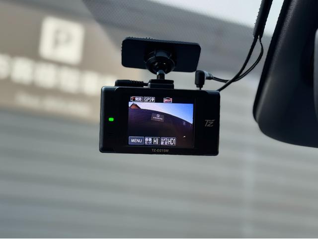 ヴェルファイアハイブリッド Ｚ　プレミア　１３．２型有機ＥＬ後席モニター　デジタルインナーミラー　左右独立ムーンルーフ　トヨタチームメイトアドバンストパーク　カラーヘッドアップディスプレイ　パノラミックビューモニター　ブラインドスポットモニタ（57枚目）