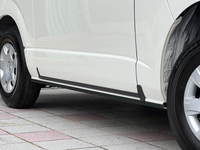 ハイエースバン ロングスーパーＧＬ　ダークプライムＳ　アルパイン１１インチフローティングナビ　パノラミックビューモニター　デジタルインナーミラー　寒冷地仕様　両側パワースライドドア　黒ハーフレザーシート　スカッフプレート　トヨタセーフティーセンス　ＥＴＣ（30枚目）