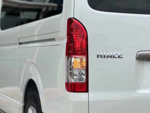 ハイエースバン ロングスーパーＧＬ　ダークプライムＳ　アルパイン１１インチフローティングナビ　パノラミックビューモニター　デジタルインナーミラー　寒冷地仕様　両側パワースライドドア　黒ハーフレザーシート　スカッフプレート　トヨタセーフティーセンス　ＥＴＣ（39枚目）
