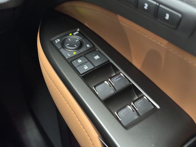 ＮＸ ＮＸ３５０ｈ　バージョンＬ　モデリスタエアロ（Ｆ／Ｓ／Ｒ）　パノラマルーフ　ルーフレール　アドバンストパーク　デジタルインナーミラー　ドライブレコーダー　置くだけ充電　ブラウンレザーシート　ＡＣ１００Ｖ　後席シートヒーター（71枚目）