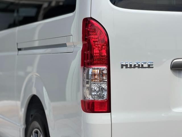 ハイエースバン ロングスーパーGL ダークプライムS 4WD パノラミックビューモニター デジタルミラー オプション15インチAW 両側パワースライドドア LEDヘッドライト 黒ハーフレザーシート トヨタセーフティーセンス AC100V スマートキー(36枚目)