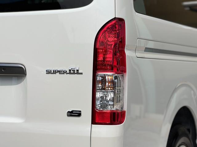 ハイエースバン ロングスーパーGL ダークプライムS 4WD パノラミックビューモニター デジタルミラー オプション15インチAW 両側パワースライドドア LEDヘッドライト 黒ハーフレザーシート トヨタセーフティーセンス AC100V スマートキー(40枚目)