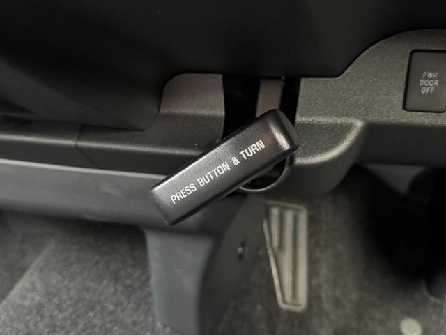 ハイエースバン ロングスーパーGL ダークプライムS 4WD パノラミックビューモニター デジタルミラー オプション15インチAW 両側パワースライドドア LEDヘッドライト 黒ハーフレザーシート トヨタセーフティーセンス AC100V スマートキー(55枚目)