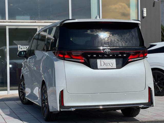 ヴェルファイア Ｚ　プレミア　１３．２型有機ＥＬ後席モニター　ユニバーサルステップ　寒冷地仕様　ブラウンレザーシート　デジタルインナーミラー　ドライブレコーダー　左右独立ムーンルーフ　トヨタチームメイトアドバンストパーク　ＥＴＣ（7枚目）