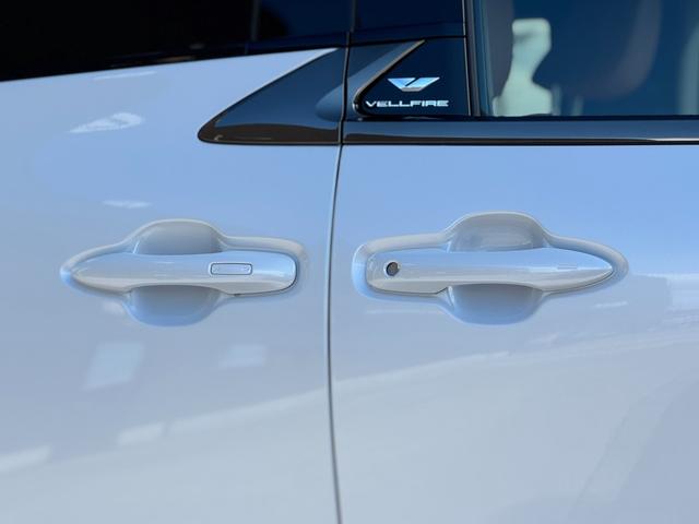 ヴェルファイア Ｚ　プレミア　１３．２型有機ＥＬ後席モニター　ユニバーサルステップ　寒冷地仕様　ブラウンレザーシート　デジタルインナーミラー　ドライブレコーダー　左右独立ムーンルーフ　トヨタチームメイトアドバンストパーク　ＥＴＣ（30枚目）