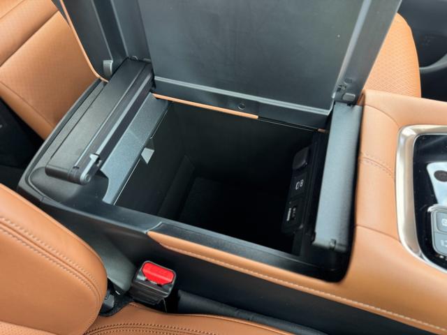 ヴェルファイア Ｚ　プレミア　１３．２型有機ＥＬ後席モニター　ユニバーサルステップ　寒冷地仕様　ブラウンレザーシート　デジタルインナーミラー　ドライブレコーダー　左右独立ムーンルーフ　トヨタチームメイトアドバンストパーク　ＥＴＣ（64枚目）