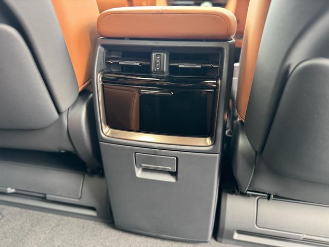 ヴェルファイア Ｚ　プレミア　１３．２型有機ＥＬ後席モニター　ユニバーサルステップ　寒冷地仕様　ブラウンレザーシート　デジタルインナーミラー　ドライブレコーダー　左右独立ムーンルーフ　トヨタチームメイトアドバンストパーク　ＥＴＣ（76枚目）