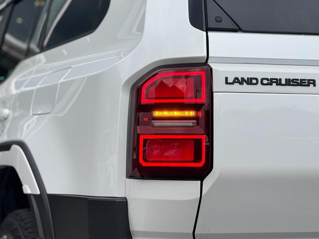 ランドクルーザー250 VX 丸目LEDヘッドライト モデリスタフェンダー シグネチャーイルミ ムーンルーフ デジタルインナーミラー パノラミックビューモニター ブラインドスポットモニター 12.1インチディスプレイオーディオ(41枚目)