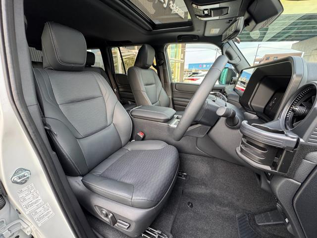 ランドクルーザー250 VX 丸目LEDヘッドライト モデリスタフェンダー シグネチャーイルミ ムーンルーフ デジタルインナーミラー パノラミックビューモニター ブラインドスポットモニター 12.1インチディスプレイオーディオ(49枚目)