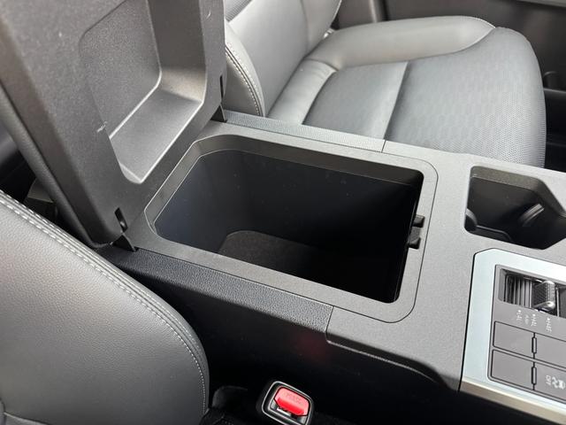 ランドクルーザー250 VX 丸目LEDヘッドライト モデリスタフェンダー シグネチャーイルミ ムーンルーフ デジタルインナーミラー パノラミックビューモニター ブラインドスポットモニター 12.1インチディスプレイオーディオ(67枚目)