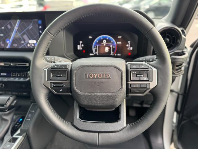 ランドクルーザー250 VX 丸目LEDヘッドライト モデリスタフェンダー シグネチャーイルミ ムーンルーフ デジタルインナーミラー パノラミックビューモニター ブラインドスポットモニター 12.1インチディスプレイオーディオ(68枚目)