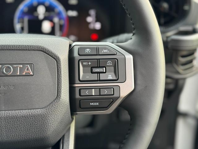 ランドクルーザー250 VX 丸目LEDヘッドライト モデリスタフェンダー シグネチャーイルミ ムーンルーフ デジタルインナーミラー パノラミックビューモニター ブラインドスポットモニター 12.1インチディスプレイオーディオ(70枚目)