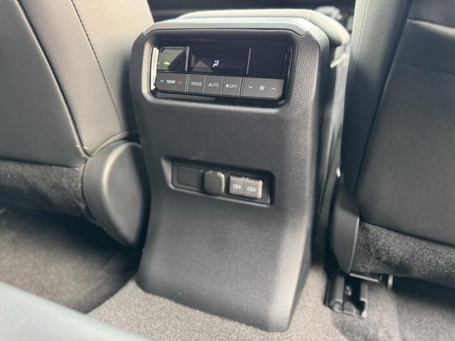 ランドクルーザー250 VX 丸目LEDヘッドライト モデリスタフェンダー シグネチャーイルミ ムーンルーフ デジタルインナーミラー パノラミックビューモニター ブラインドスポットモニター 12.1インチディスプレイオーディオ(77枚目)