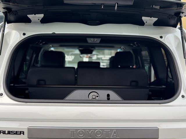 ランドクルーザー250 VX 丸目LEDヘッドライト モデリスタフェンダー シグネチャーイルミ ムーンルーフ デジタルインナーミラー パノラミックビューモニター ブラインドスポットモニター 12.1インチディスプレイオーディオ(79枚目)