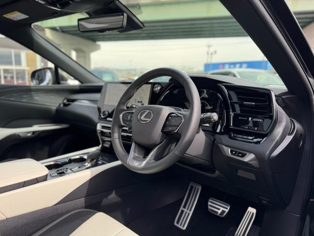 RX RX350 Fスポーツ パノラマルーフ 輻射ヒーター オレンジキャリパー デジタルインナーミラー 寒冷地仕様 ホワイトレザーシート 14インチディスプレイオーディオ パノラミックビューモニター ブラインドスポットモニター(47枚目)