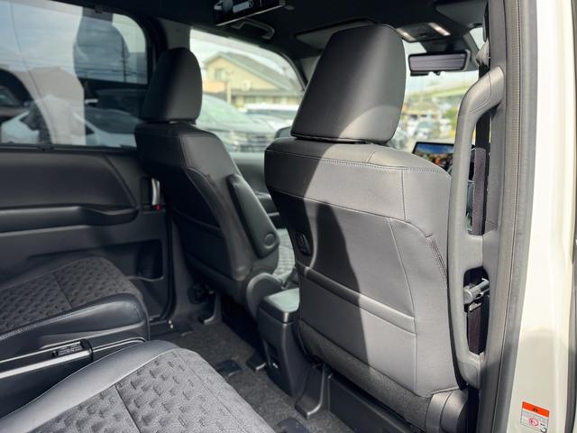 ヴォクシー 13.2型有機EL後席モニター 快適利便パッケージHigh ユニバーサルステップ ドライビングサポートパッケージ トヨタチームメイトドライビングサポートパッケージ 10.1インチディスプレイオーディオ(43枚目)