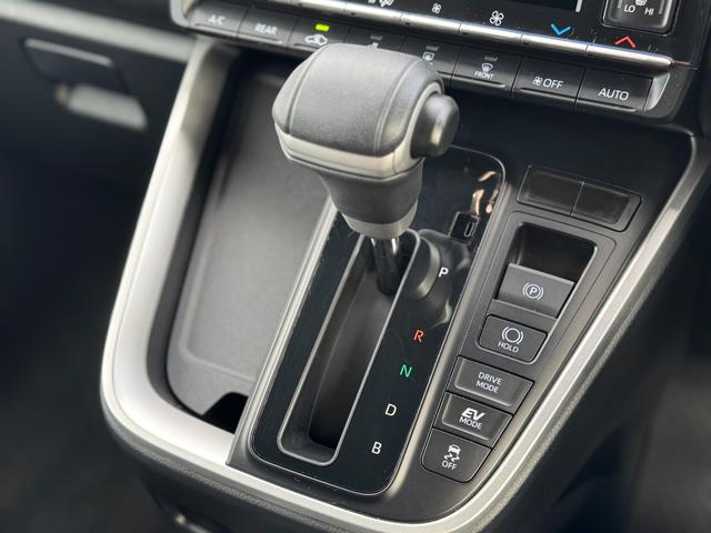 ヴォクシー 13.2型有機EL後席モニター 快適利便パッケージHigh ユニバーサルステップ ドライビングサポートパッケージ トヨタチームメイトドライビングサポートパッケージ 10.1インチディスプレイオーディオ(61枚目)