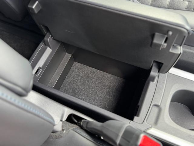ヴォクシー 13.2型有機EL後席モニター 快適利便パッケージHigh ユニバーサルステップ ドライビングサポートパッケージ トヨタチームメイトドライビングサポートパッケージ 10.1インチディスプレイオーディオ(64枚目)