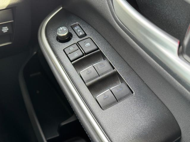 ヴォクシー 13.2型有機EL後席モニター 快適利便パッケージHigh ユニバーサルステップ ドライビングサポートパッケージ トヨタチームメイトドライビングサポートパッケージ 10.1インチディスプレイオーディオ(72枚目)