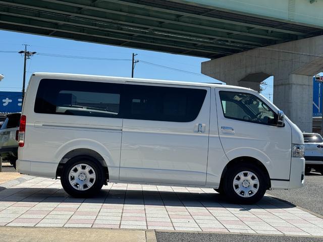 ハイエースバン パノラミックビューモニター デジタルインナーミラー 両側パワースライドドア LEDヘッドランプ スマートキー 黒ハーフレザーシート AC100V トヨタセーフティーセンス プリクラッシュセーフティ(6枚目)