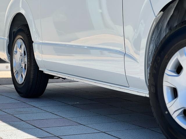 ハイエースバン パノラミックビューモニター デジタルインナーミラー 両側パワースライドドア LEDヘッドランプ スマートキー 黒ハーフレザーシート AC100V トヨタセーフティーセンス プリクラッシュセーフティ(29枚目)