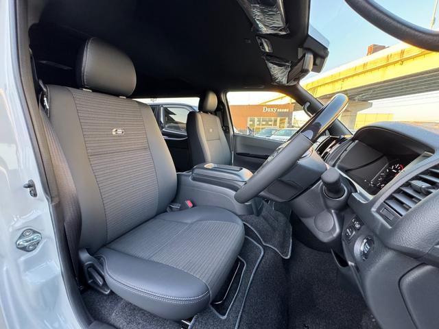 ハイエースバン パノラミックビューモニター デジタルインナーミラー 両側パワースライドドア LEDヘッドランプ スマートキー 黒ハーフレザーシート AC100V トヨタセーフティーセンス プリクラッシュセーフティ(44枚目)