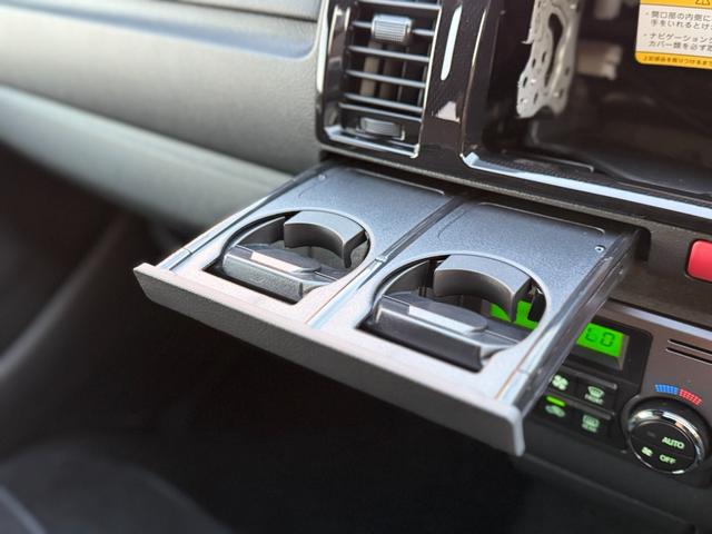 ハイエースバン パノラミックビューモニター デジタルインナーミラー 両側パワースライドドア LEDヘッドランプ スマートキー 黒ハーフレザーシート AC100V トヨタセーフティーセンス プリクラッシュセーフティ(50枚目)