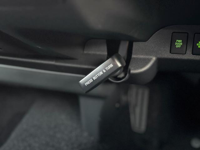 ハイエースバン パノラミックビューモニター デジタルインナーミラー 両側パワースライドドア LEDヘッドランプ スマートキー 黒ハーフレザーシート AC100V トヨタセーフティーセンス プリクラッシュセーフティ(53枚目)