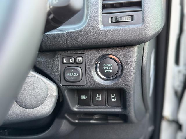 ハイエースバン パノラミックビューモニター デジタルインナーミラー 両側パワースライドドア LEDヘッドランプ スマートキー 黒ハーフレザーシート AC100V トヨタセーフティーセンス プリクラッシュセーフティ(62枚目)