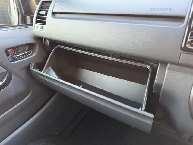 ハイエースバン パノラミックビューモニター デジタルインナーミラー 両側パワースライドドア LEDヘッドランプ スマートキー 黒ハーフレザーシート AC100V トヨタセーフティーセンス プリクラッシュセーフティ(66枚目)