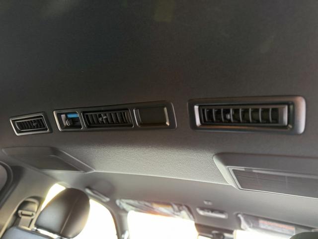 ハイエースバン パノラミックビューモニター デジタルインナーミラー 両側パワースライドドア LEDヘッドランプ スマートキー 黒ハーフレザーシート AC100V トヨタセーフティーセンス プリクラッシュセーフティ(68枚目)