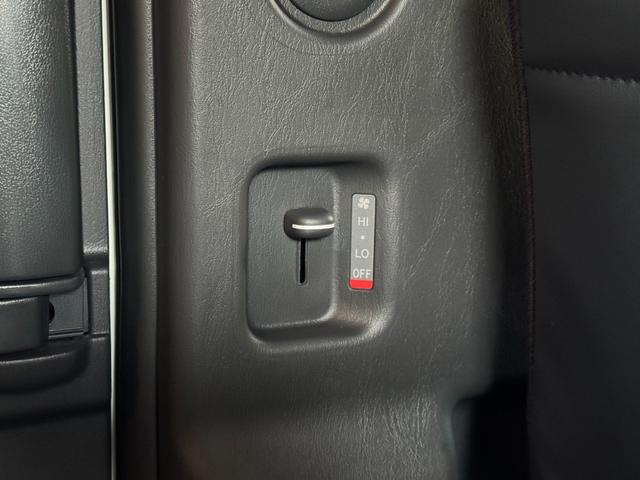 ハイエースバン パノラミックビューモニター デジタルインナーミラー 両側パワースライドドア LEDヘッドランプ スマートキー 黒ハーフレザーシート AC100V トヨタセーフティーセンス プリクラッシュセーフティ(69枚目)