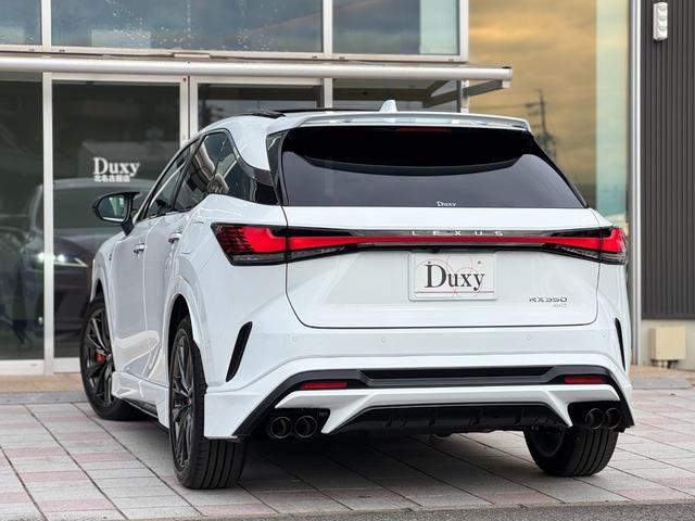 RX RX350 Fスポーツ TRDエアロダイナミクスパッケージ マークレビンソン パノラマルーフ デジタルインナーミラー 置くだけ充電 オレンジキャリパー 輻射ヒーター 21インチAW 赤レザーシート ヘッドアップディスプレイ(7枚目)