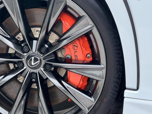 RX RX350 Fスポーツ TRDエアロダイナミクスパッケージ マークレビンソン パノラマルーフ デジタルインナーミラー 置くだけ充電 オレンジキャリパー 輻射ヒーター 21インチAW 赤レザーシート ヘッドアップディスプレイ(33枚目)