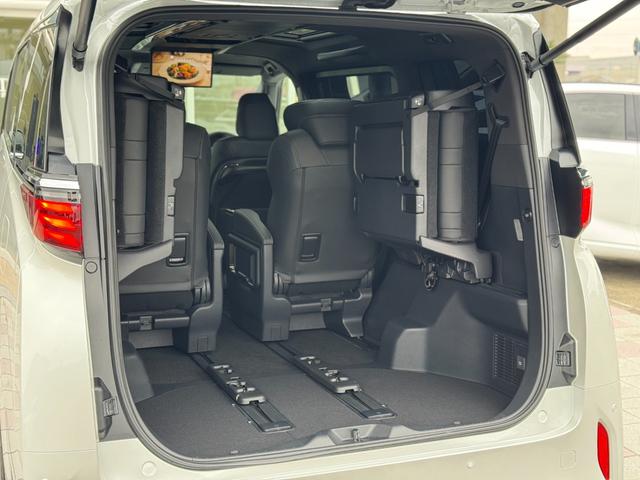 広々としたトランクはゴルフバックも積み込み可能です☆彡